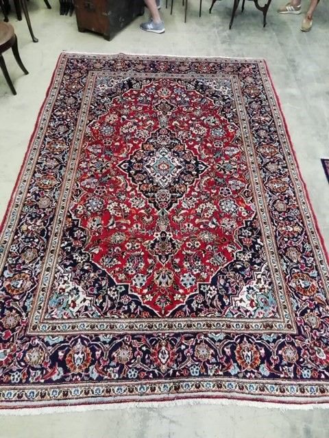 A Kashan carpet, 311 x 210cm